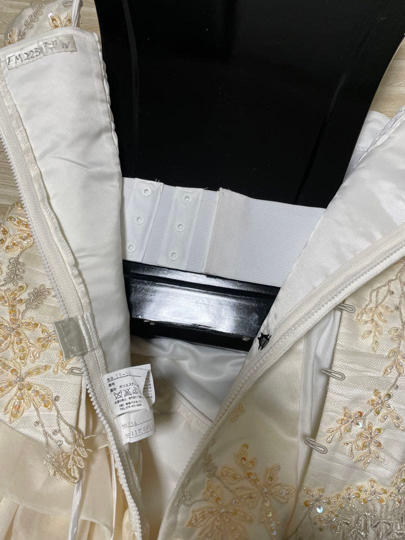 ウエディングドレス　7-11T 幸和ベルセゾン　フリル　ベージュ　アシンメトリー