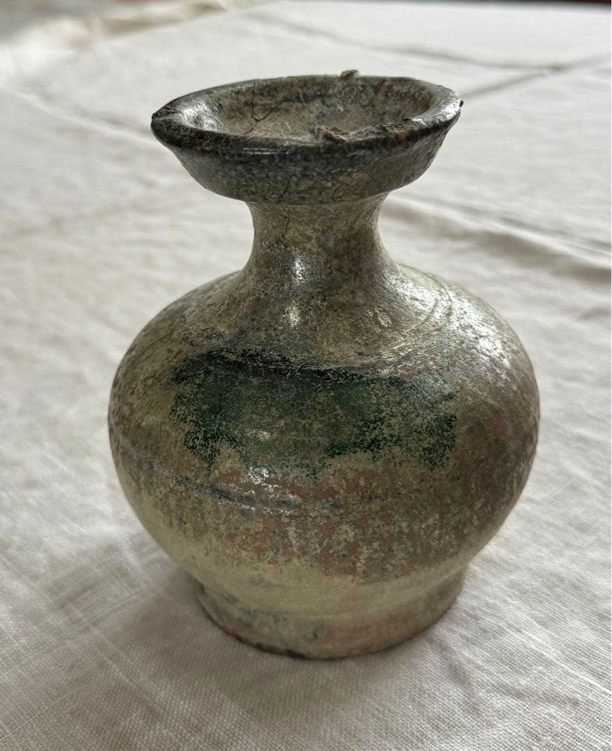 漢緑釉壺　銀化