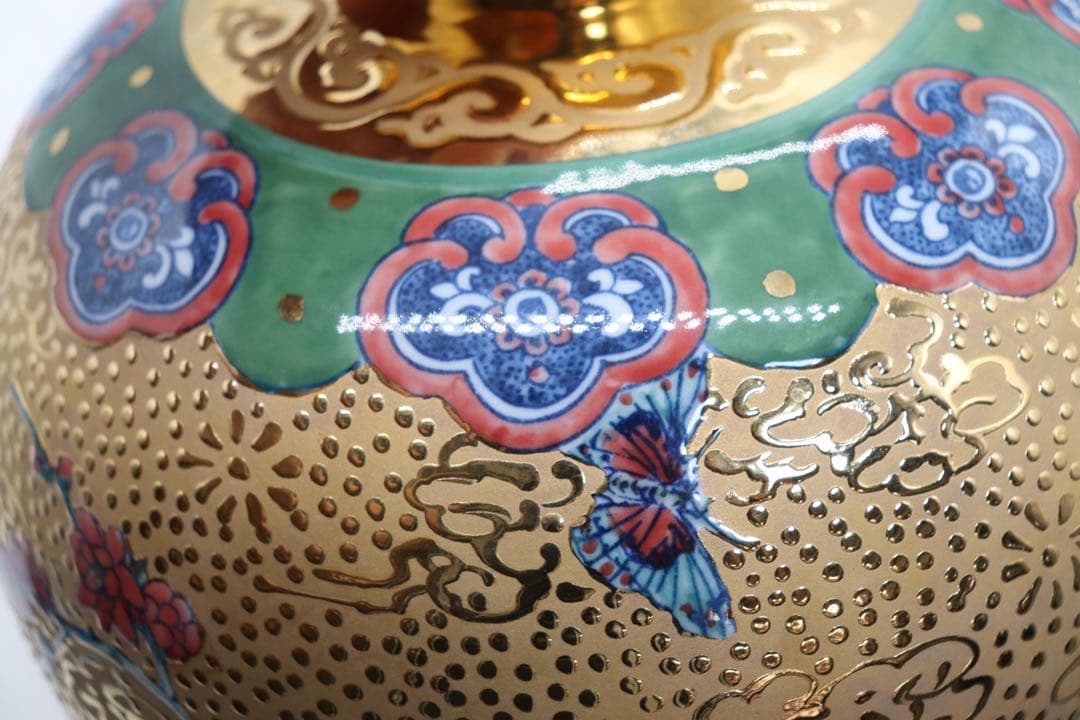 豪華　金彩　色絵獅子紋壺　送料込み250923