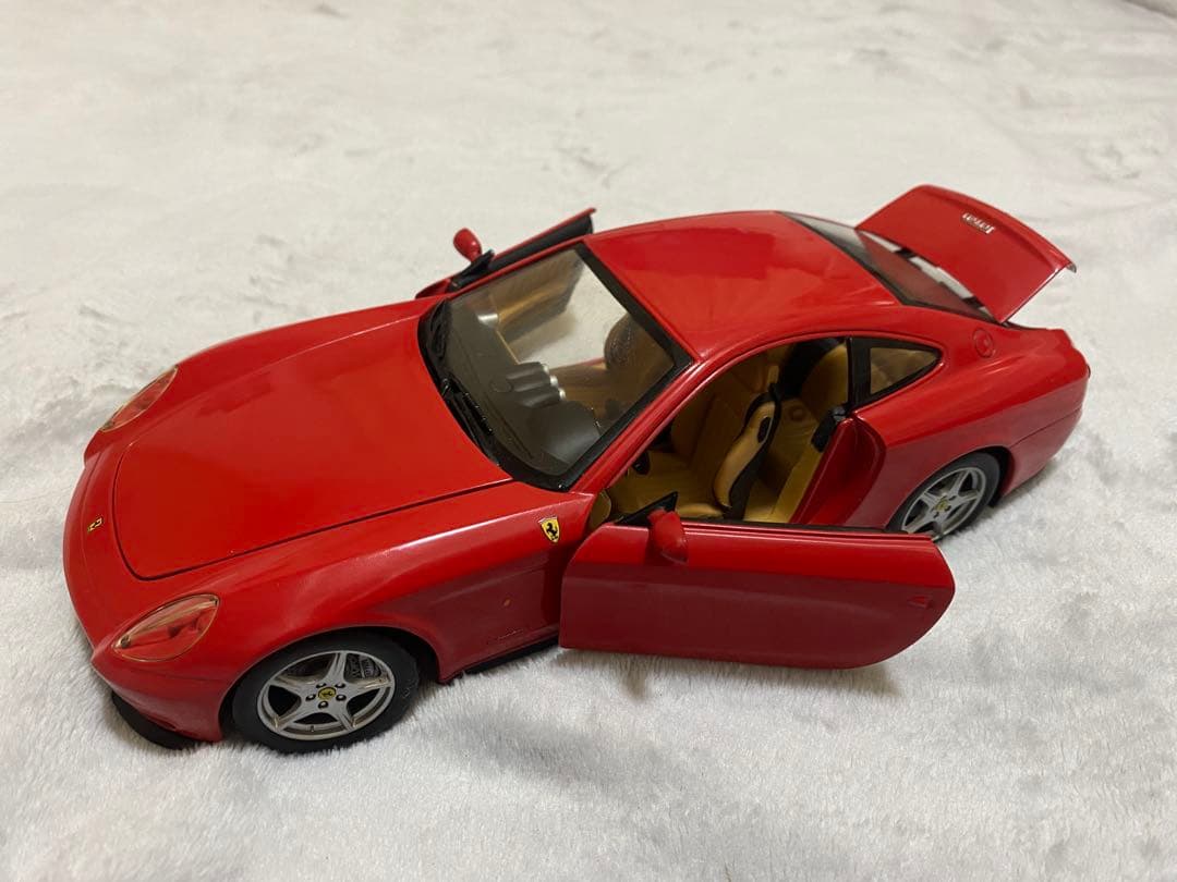 ミニカー HOTWHEELS Ferrari 612 SCAGLIETTI 1/18