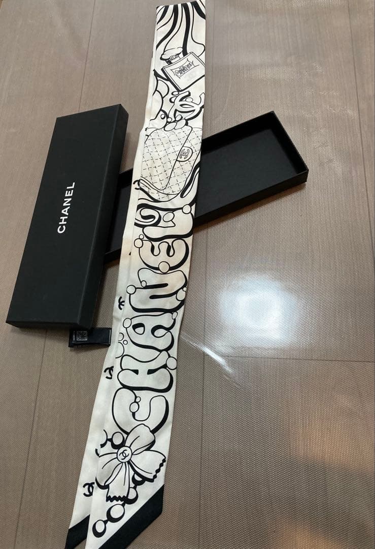 CHANEL シャネルヘアバンド　スカーフ