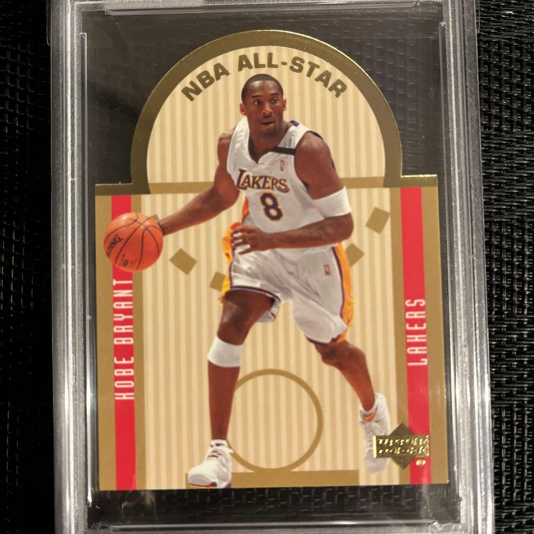 NBA カード コービー ブライアント UD ダイカットインサート PSA 9