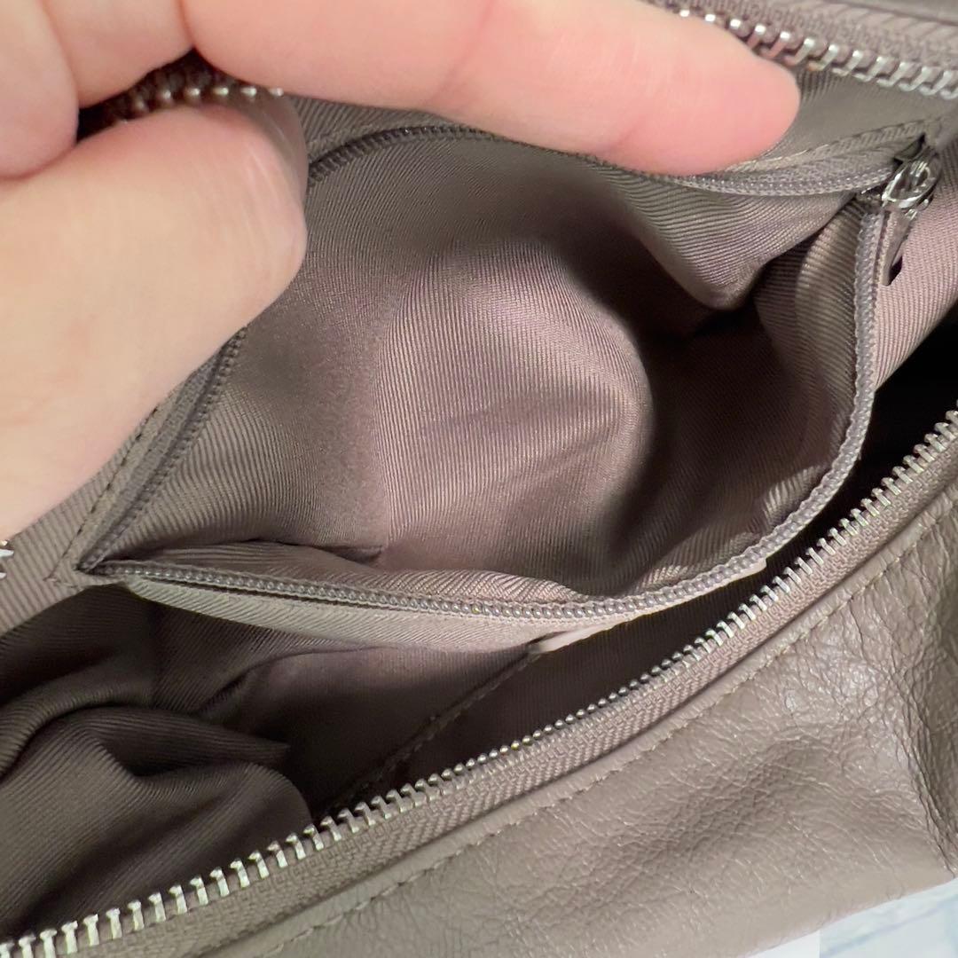 ear PAPILLONNERイアパピヨネ ボックスショルダーバッグ モカ　山羊