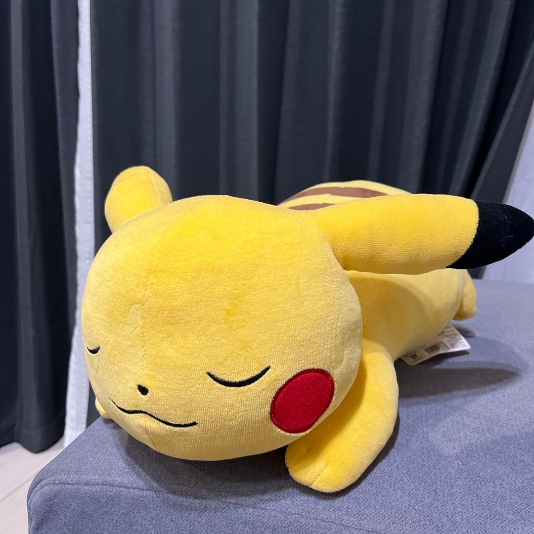ポケモンセンターオリジナル　ぬいぐるみ　BIGサイズ　すやすやピカチュウ
