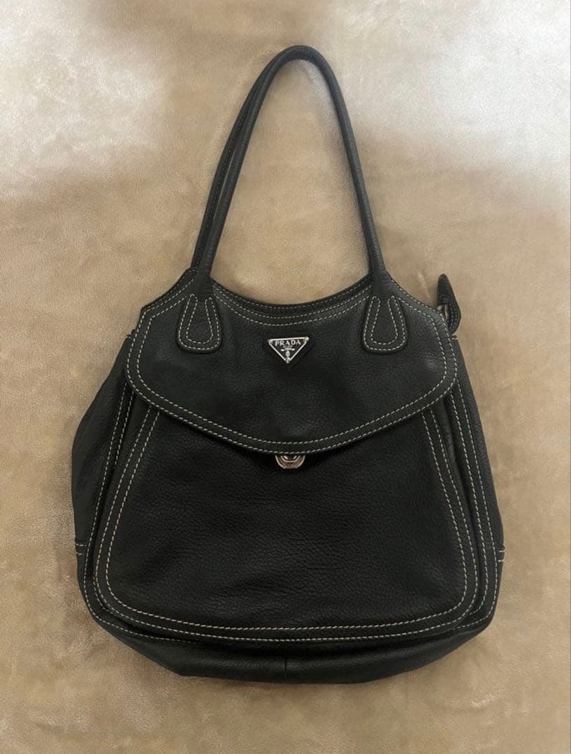 プラダ　ハンドバッグ　トートバッグ　レザー　黒【2026.1.7追記あり】
