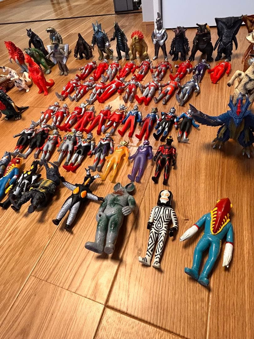 ウルトラマンシリーズ 怪獣、ウルトラマンソフビ80体まとめ売り