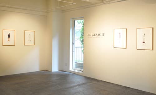 絵画 John Woo \"HE WEARS IT\" print