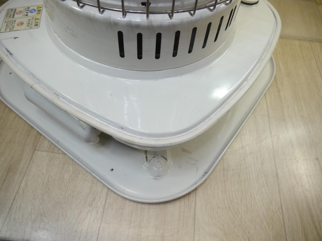 送料無料サービス◆2013⑦◆コロナ　灯油ストーブ 円筒形 ホワイト