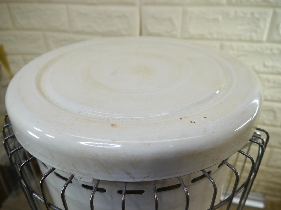 送料無料サービス◆2013⑦◆コロナ　灯油ストーブ 円筒形 ホワイト