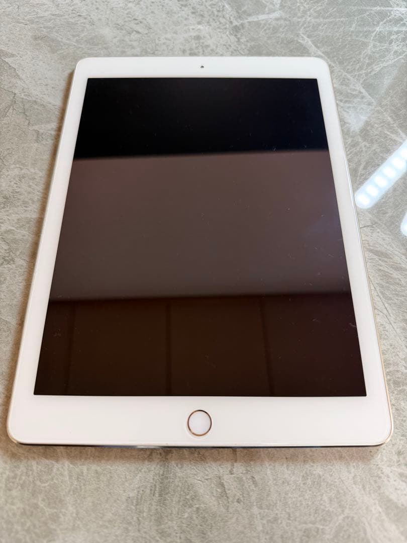 【極秘品】iPad Air2 128GB ゴールド 本体　98%　動作確認済み