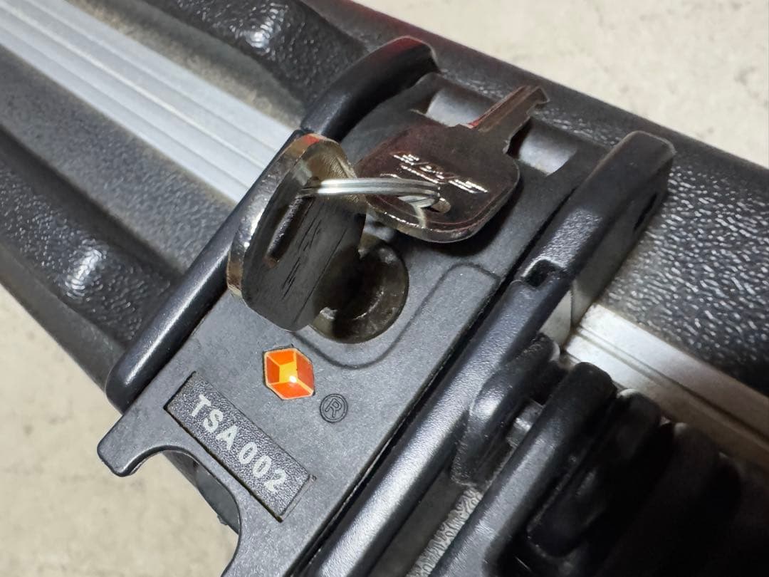 SKB ギターケース TSAロック付き