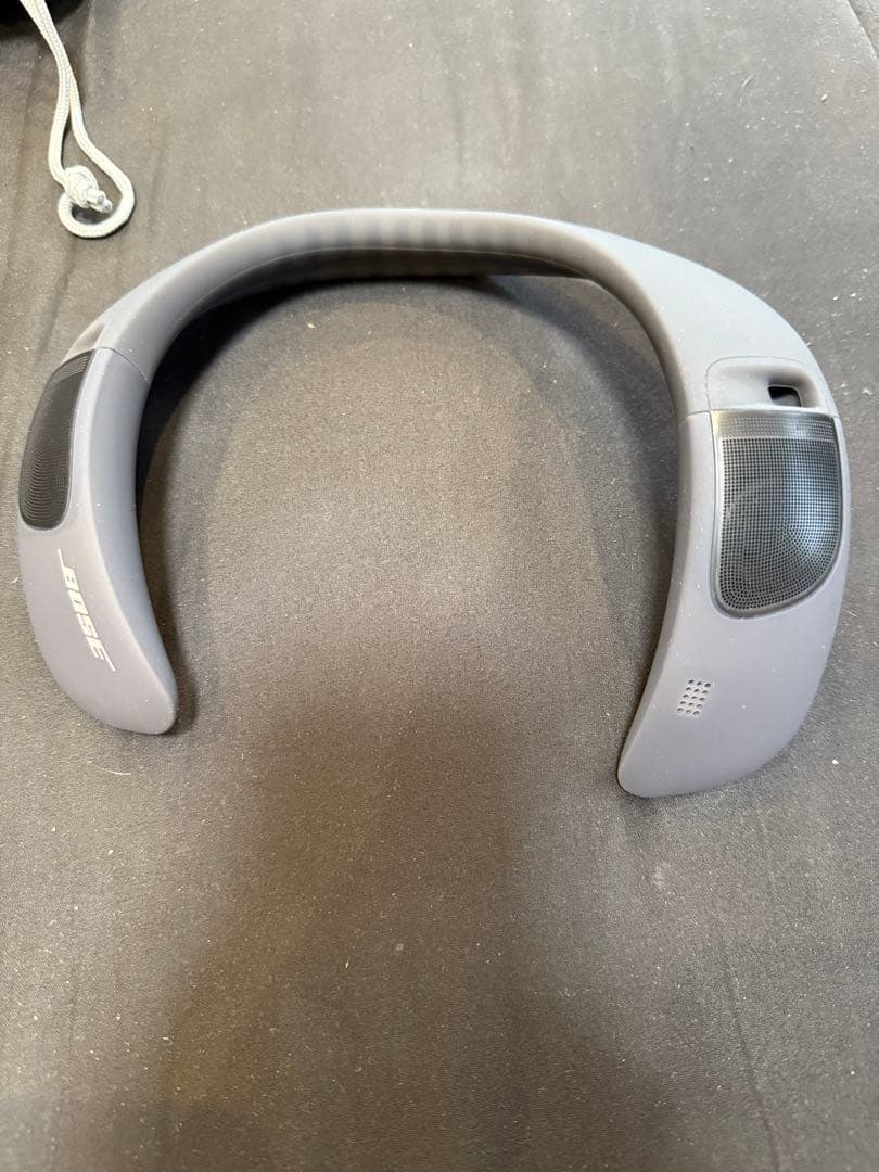 Bose ネックスピーカー グレー