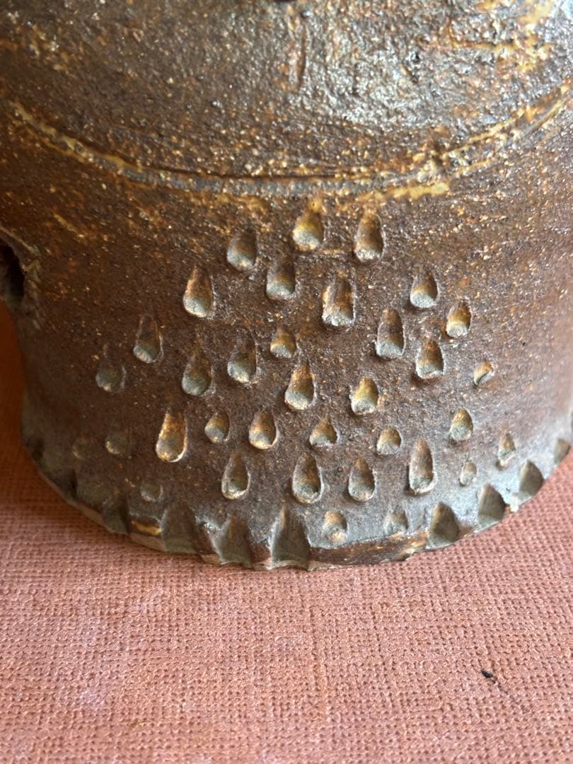 Ｙ．Ａ銘　藁灰釉彫文フクロウ形置物　検不苦労