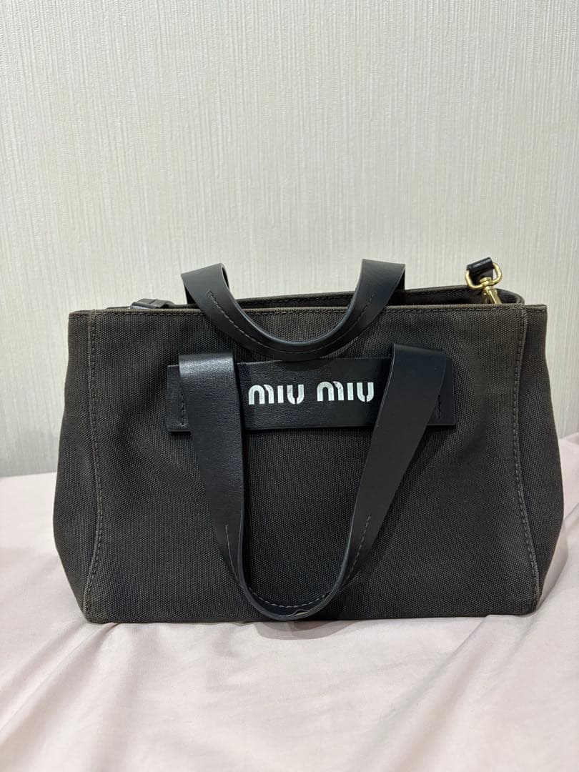 miumiu ハンドバッグ