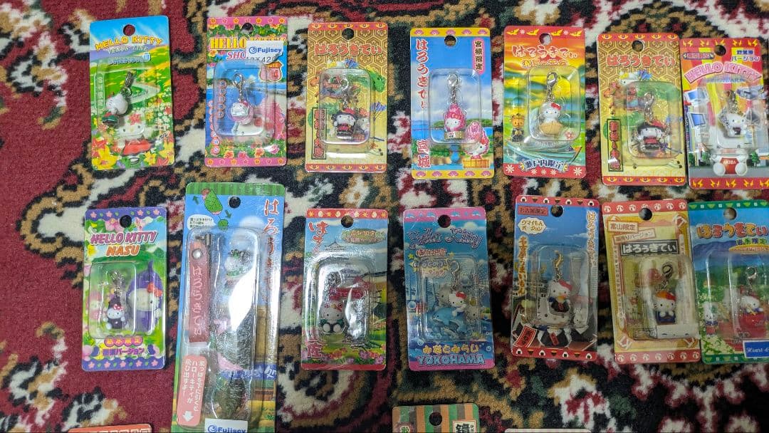 ご当地キティーチャーム70個セット　ハローキティー