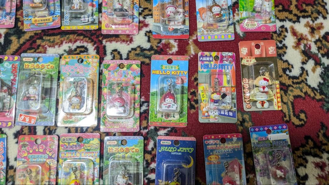 ご当地キティーチャーム70個セット　ハローキティー