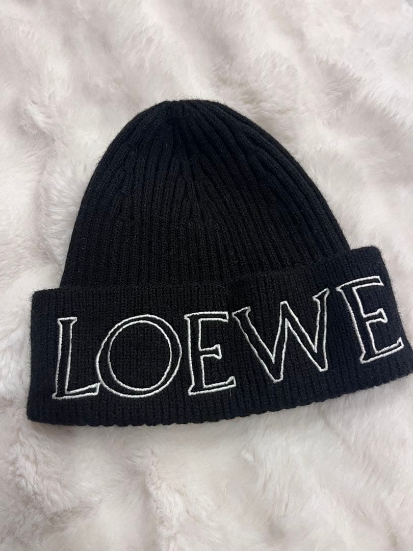 LOEWE 黒 ニット帽 ロゴ刺繍