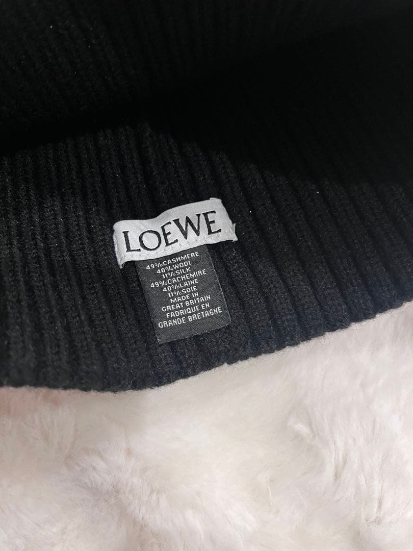 LOEWE 黒 ニット帽 ロゴ刺繍