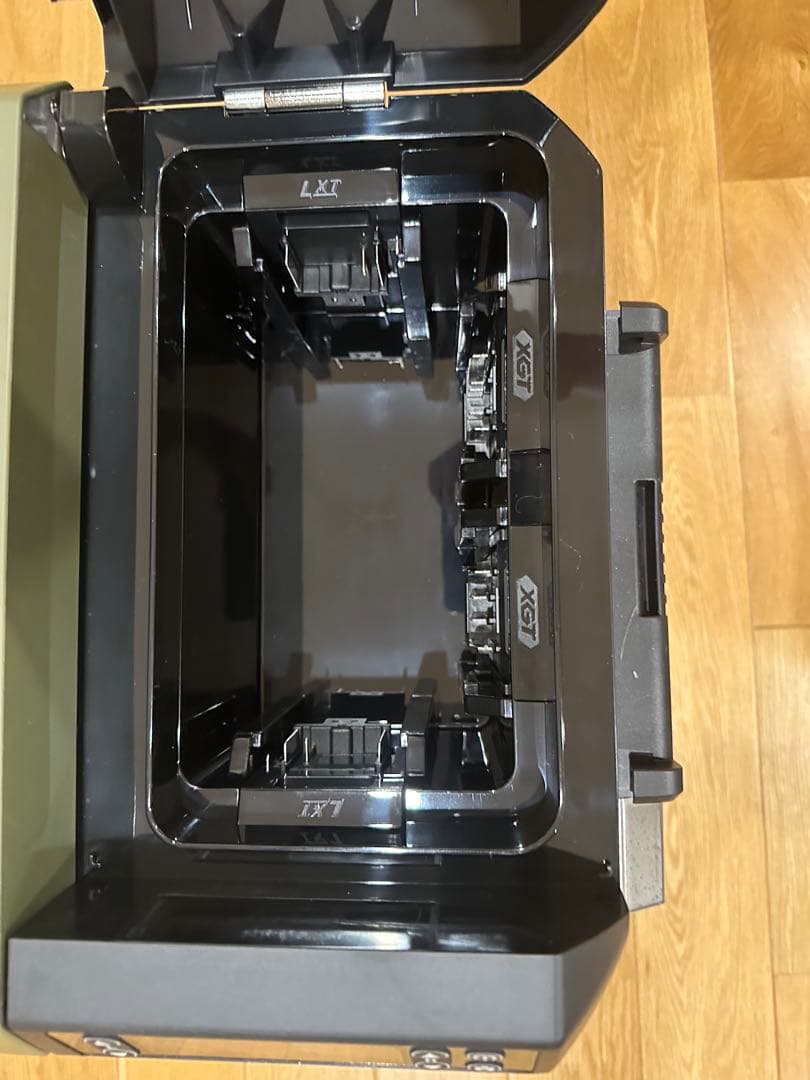 マキタ/充電式保冷温庫:オリーブ[CW004GZ0]