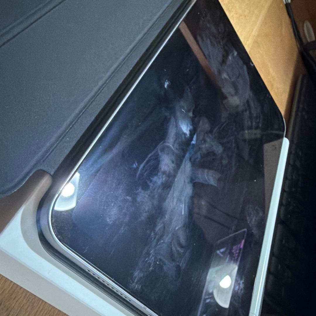 iPad mini 7シルバー + ブラックカバー