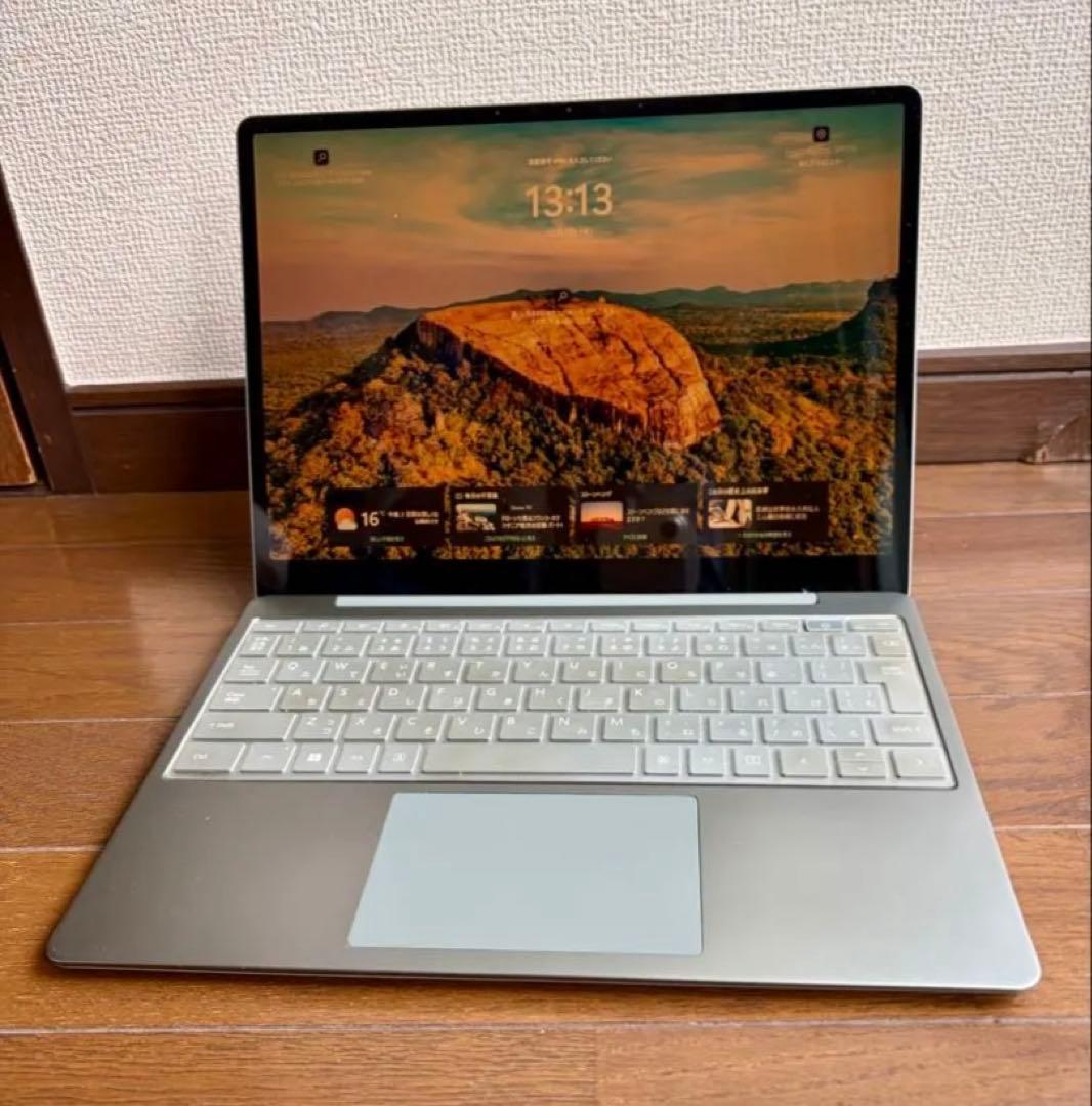 Surface Laptop／12.4型／Core i5／16GB／256GB