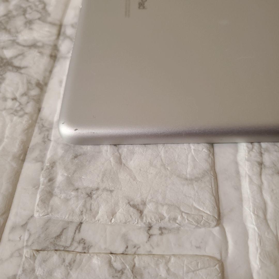 236 iPad 7世代 128GB SIMフリー シルバー