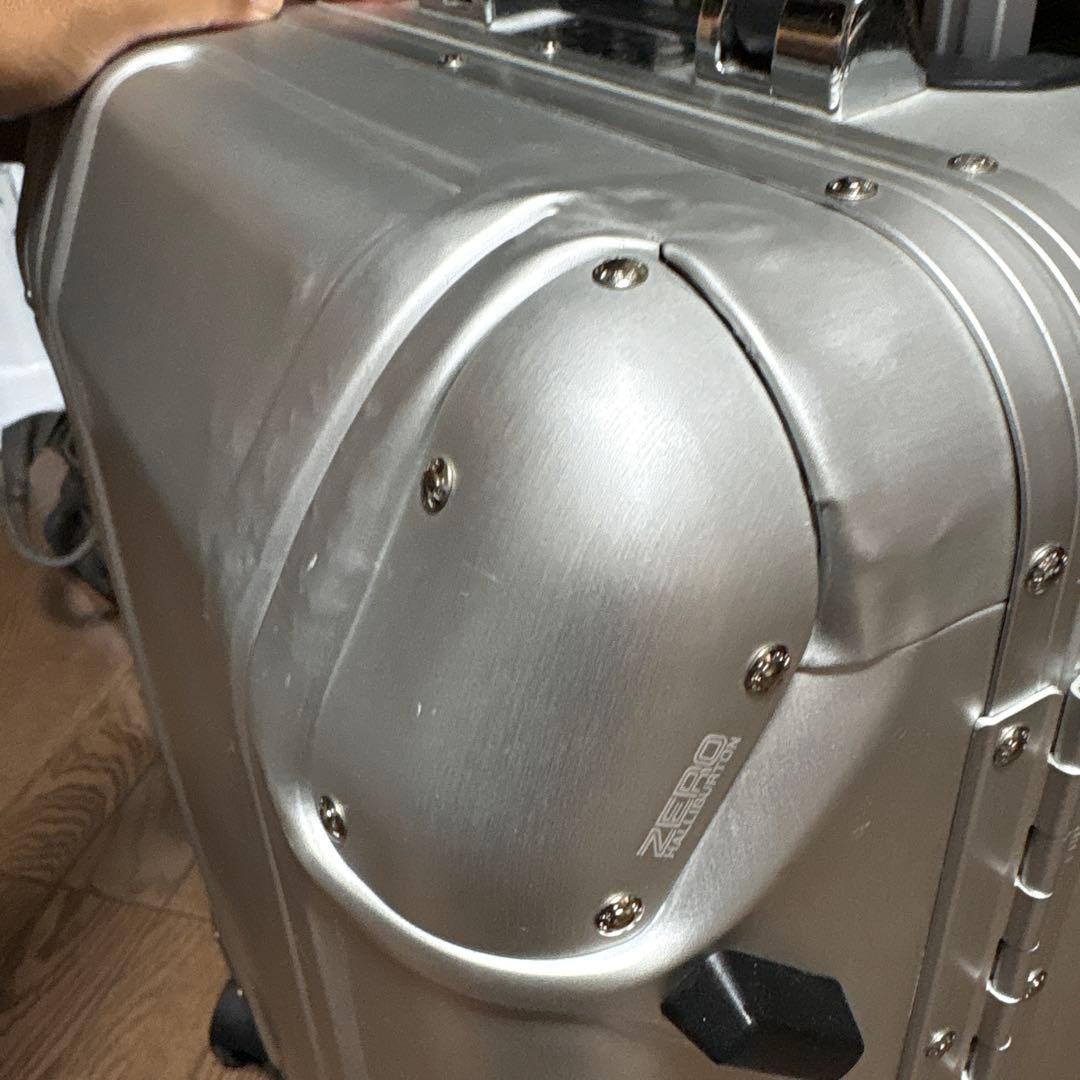 ゼロハリバートンZERO HALLIBURTON キャリーケース 31L 4輪