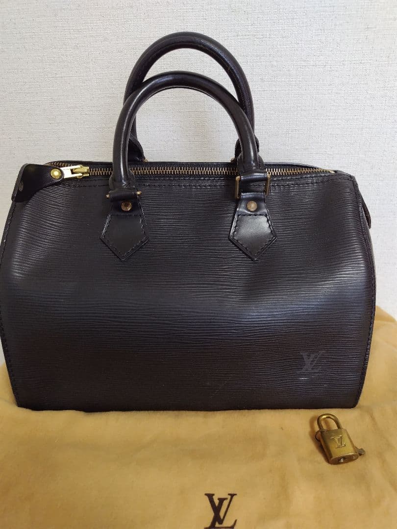 ルイ・ヴィトン　エピレザー ブラックハンドバッグ