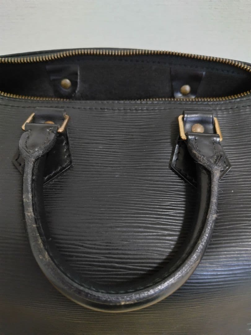 ルイ・ヴィトン　エピレザー ブラックハンドバッグ