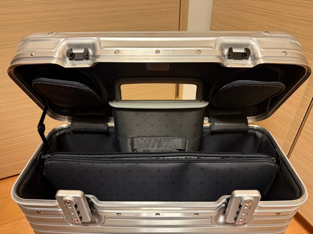 RIMOWA パイロット