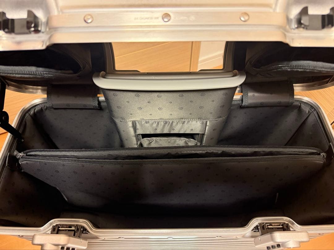 RIMOWA パイロット