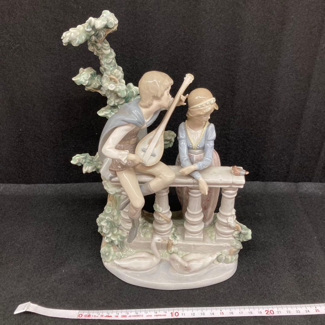 リヤドロ　セレナーデ　フィギュリン　陶器人形⭐︎