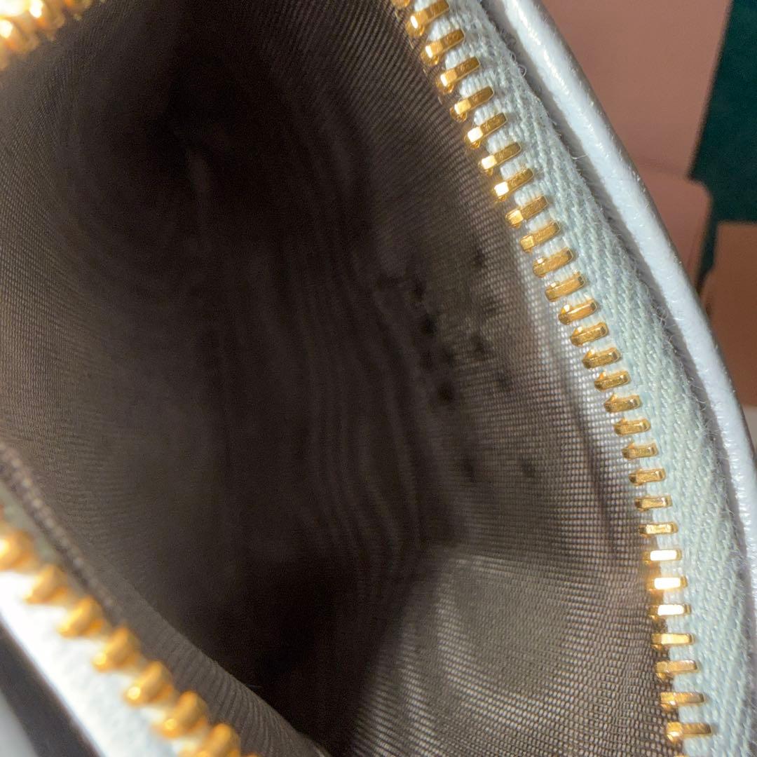 miumiu マテラッセ レザー財布 二つ折り