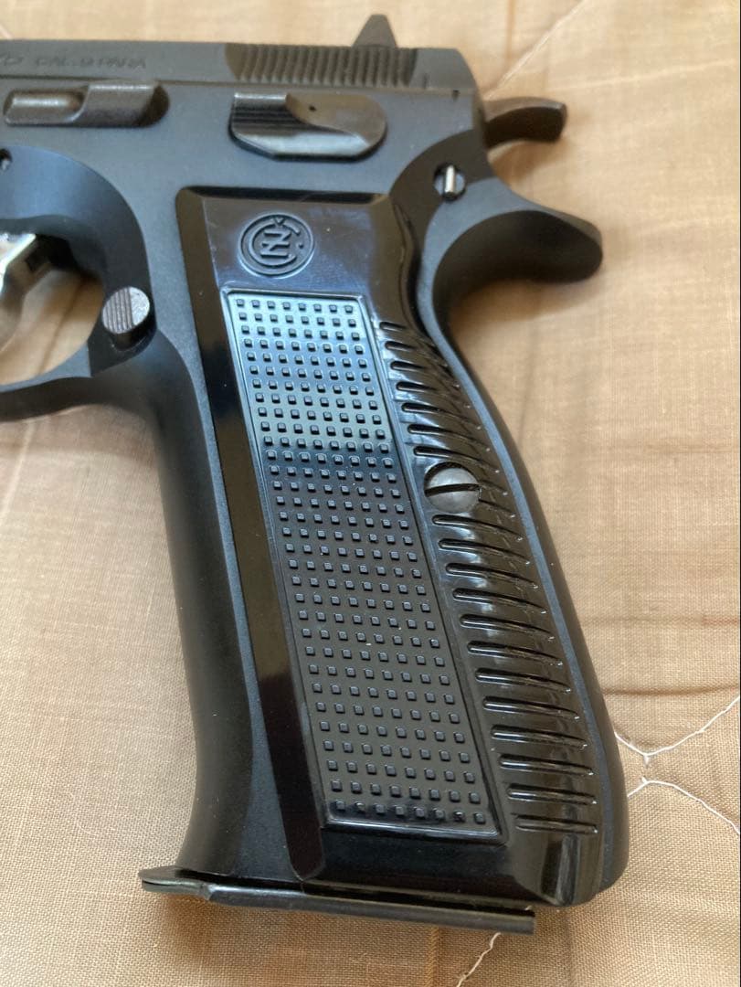 が*き様 重量感！ Cz75 ガスブローバック