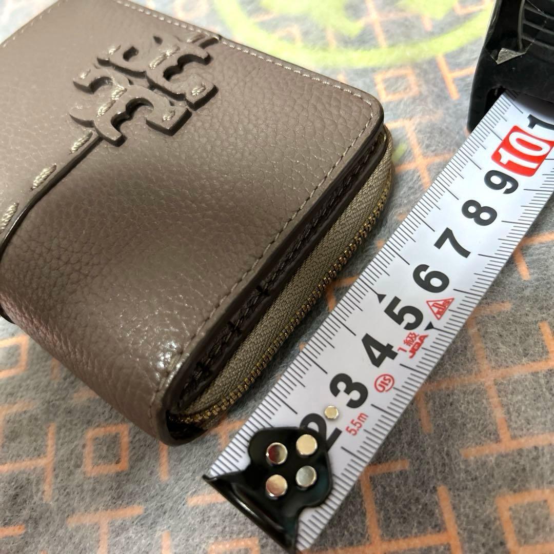 極美品　Tory Burch グレー系　レザー二つ折り財布
