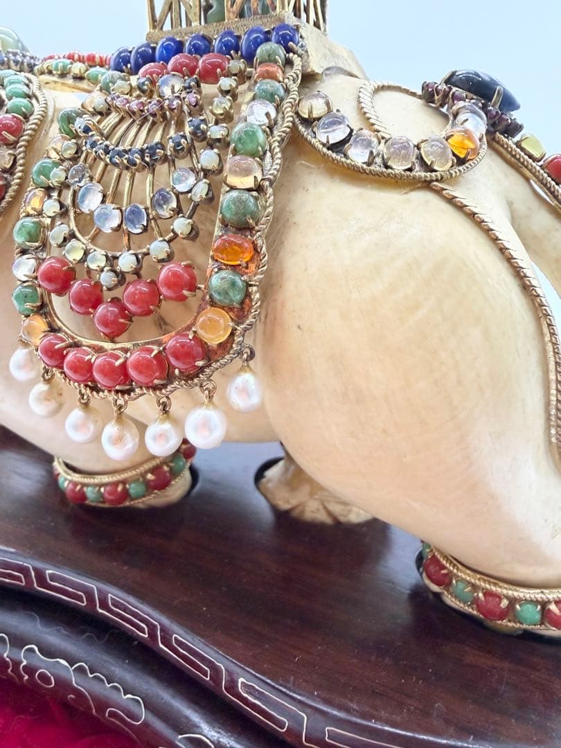 削除します　天然素材 宝石飾 象 置物 全長22cm 重1.24kg 細密細工