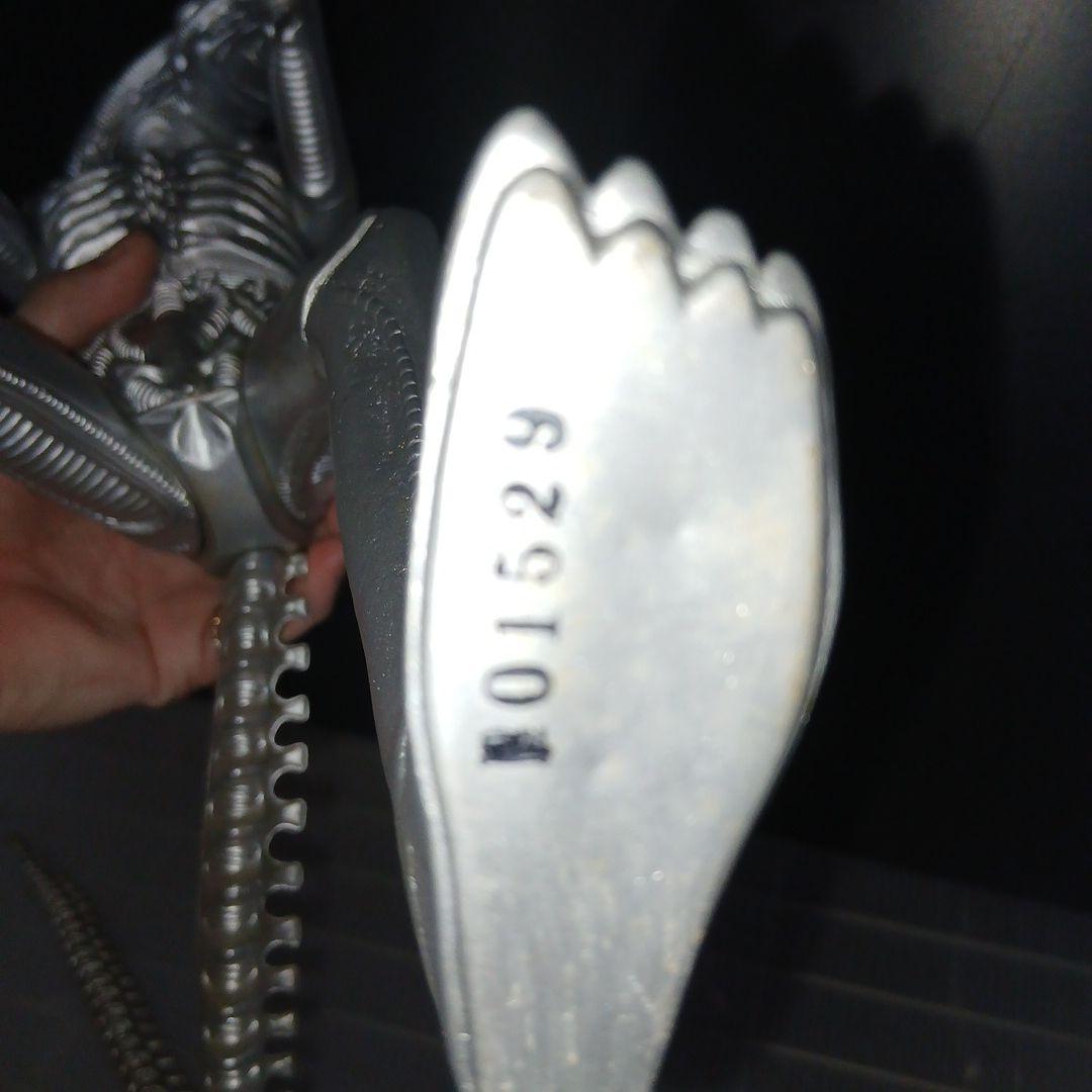 エイリアンフィギュア 可動式 シルバー 約30cm