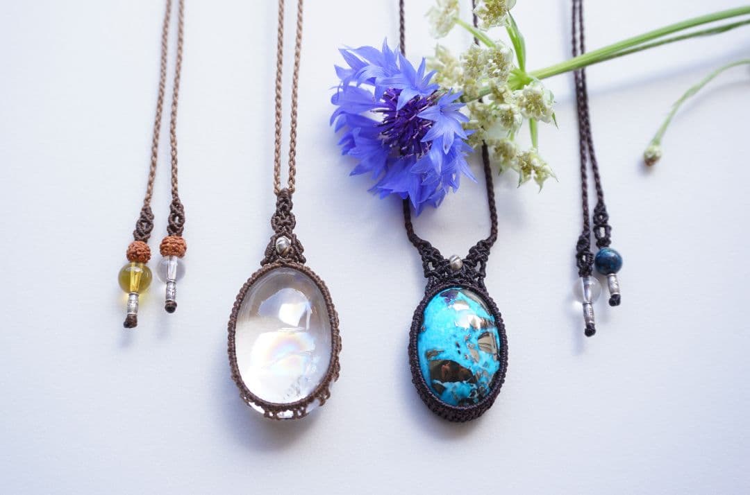 «special collection»大粒イラン産ターコイズマクラメネックレス