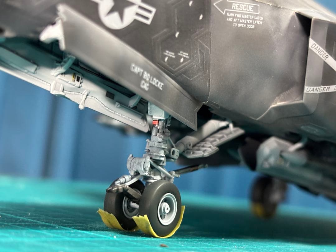 戦闘機　プラモデル完成品　タミヤ　1/48 F-35C ライトニングII