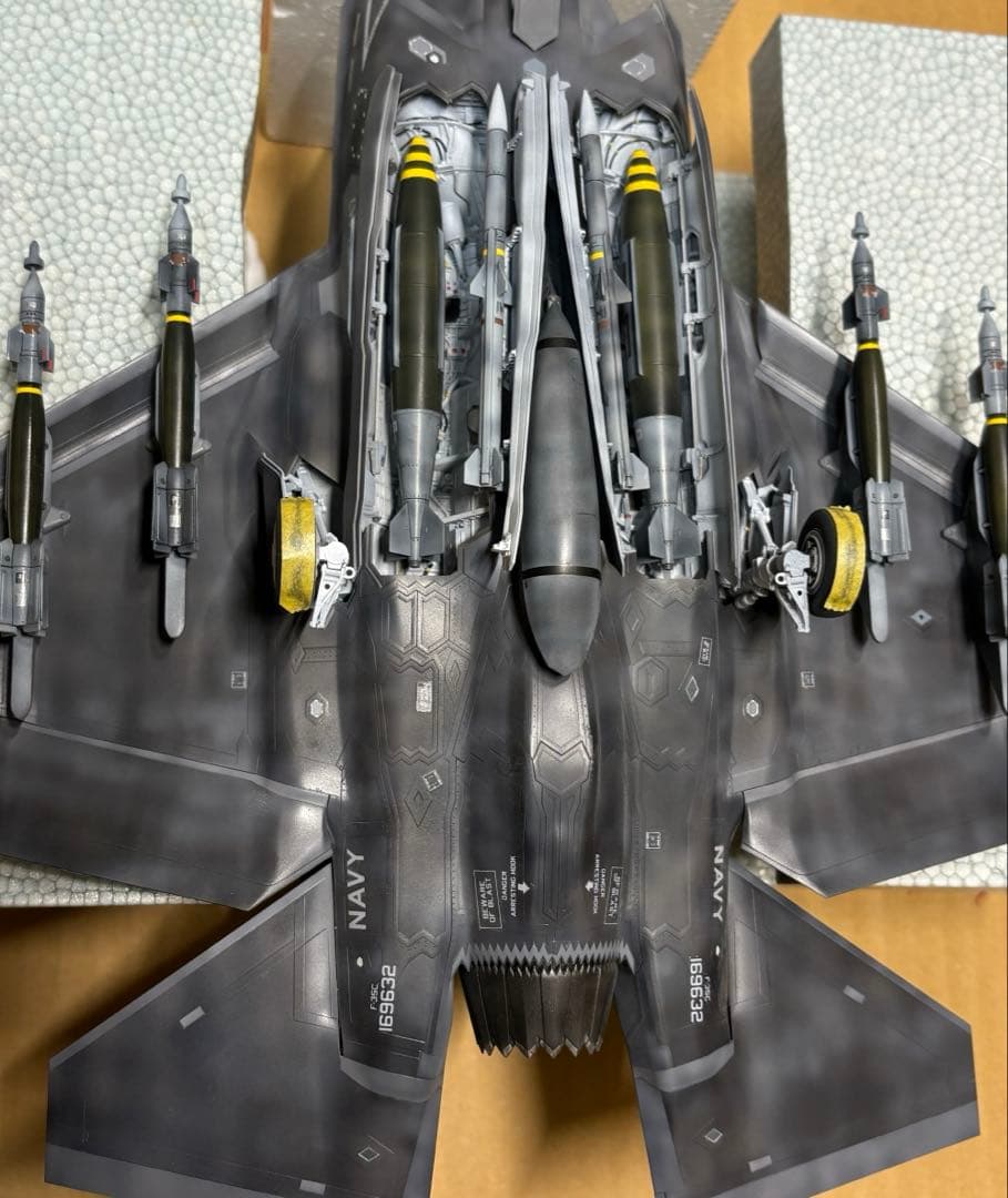 戦闘機　プラモデル完成品　タミヤ　1/48 F-35C ライトニングII
