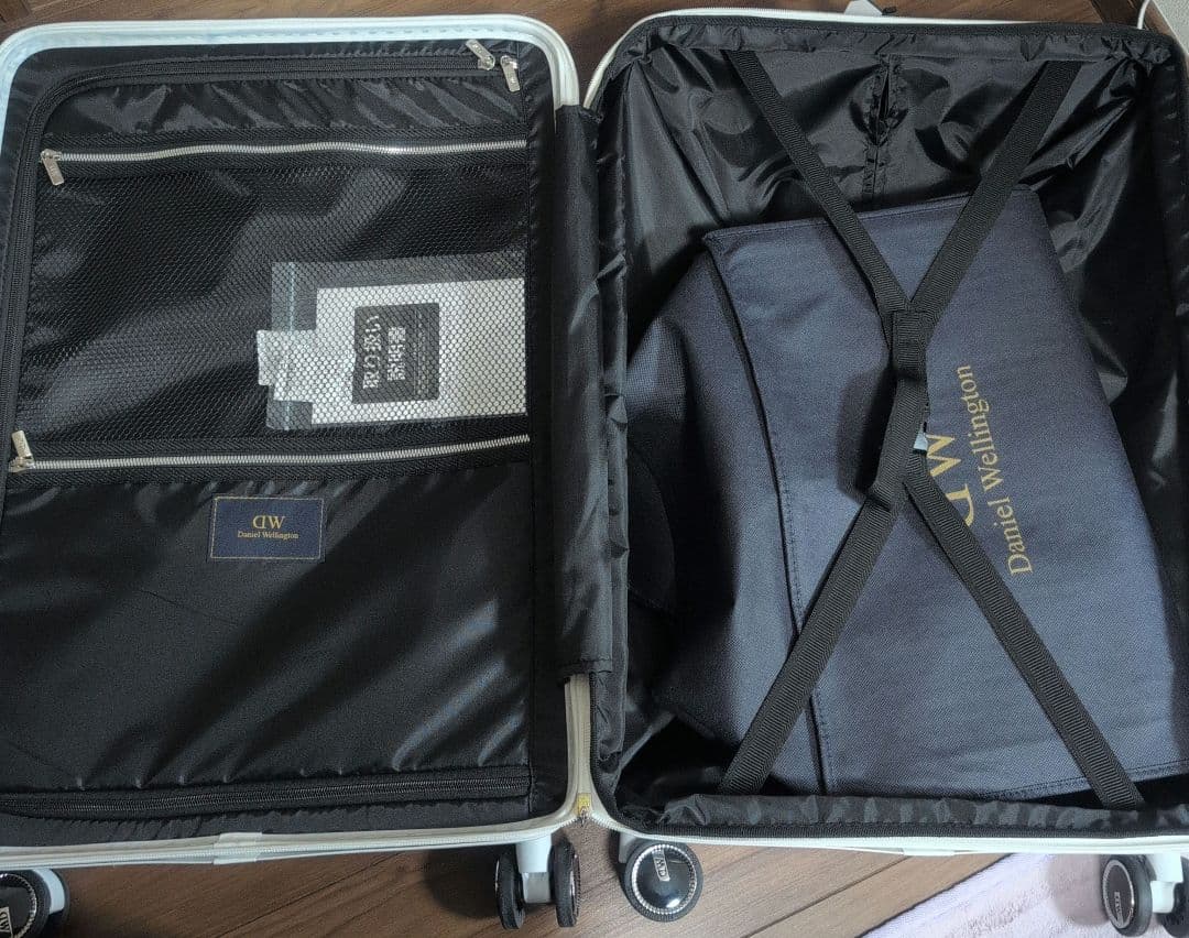 新品未使用 Daniel Wellington キャリーカート