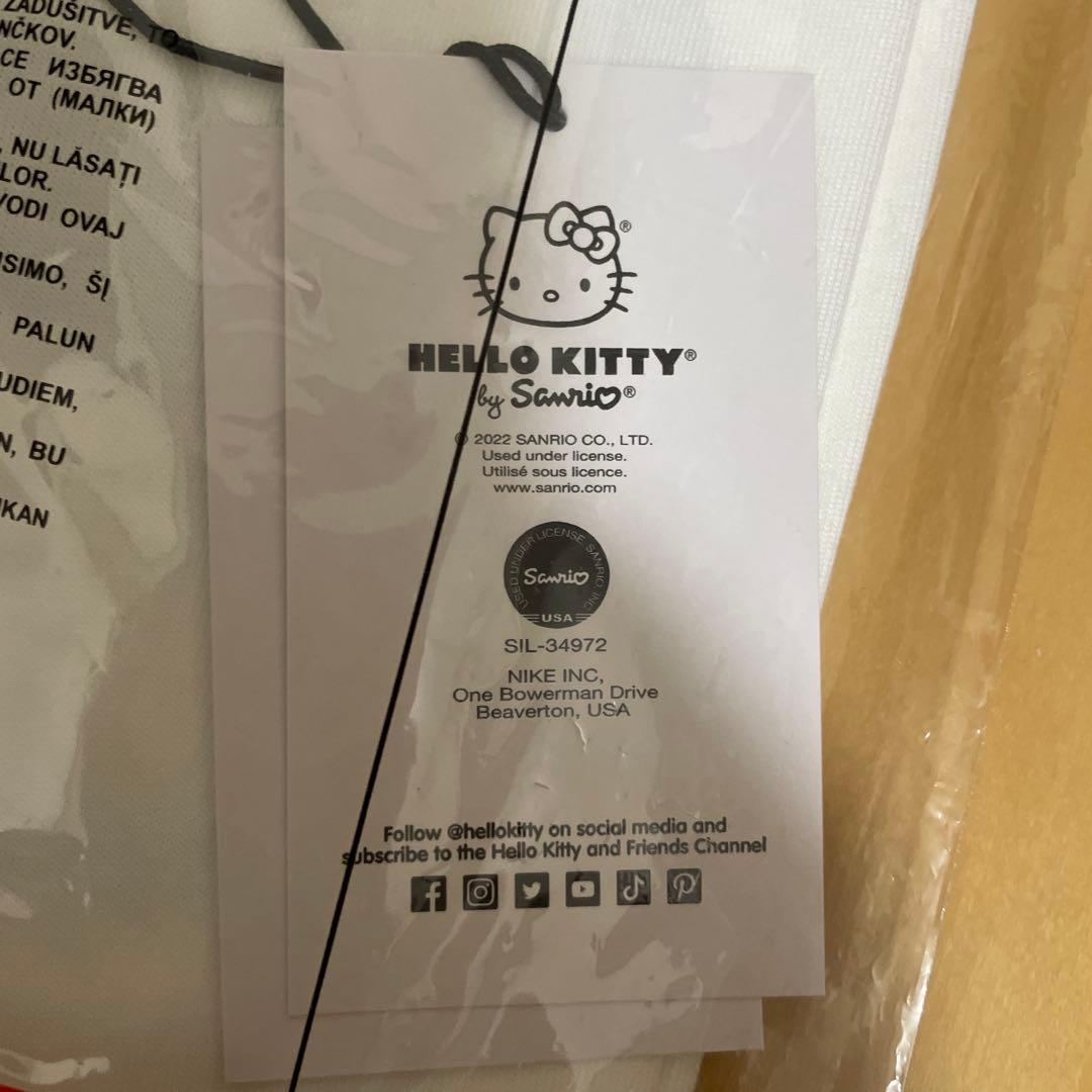 【新品未使用】NIKE×HELLO KITTY コラボTシャツ