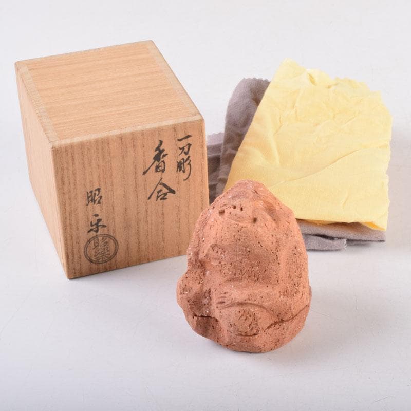 茶道具　佐々木昭楽作　一刀彫　猿　香合　共布共箱　C　8405