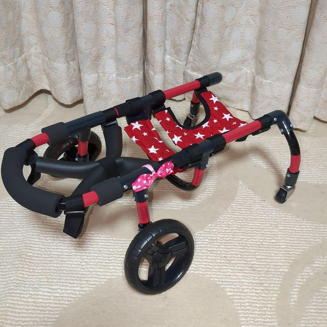 ワンちゃん4輪　リハビリ　食事補助　犬用車椅子　体制維持補助　犬の歩行器