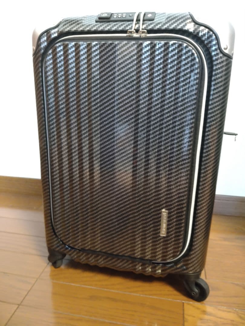 まー　レジェンドウォーカー　38L ブラックシルバーカーボン　スーツケース