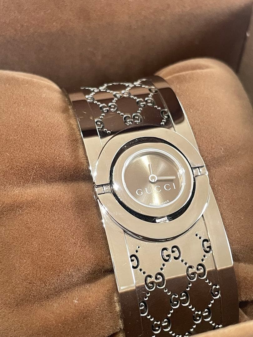 GUCCI 時計 バングル