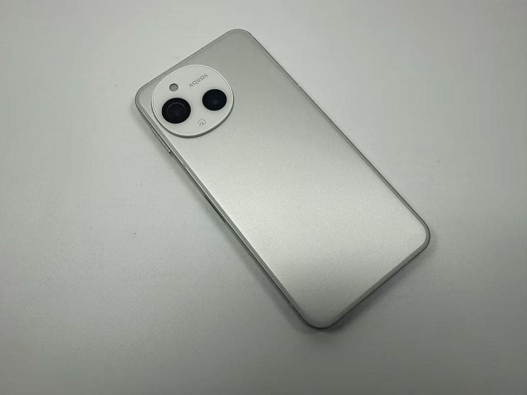 新品同様 Aquos sense9 docomo SIMフリー ホワイト