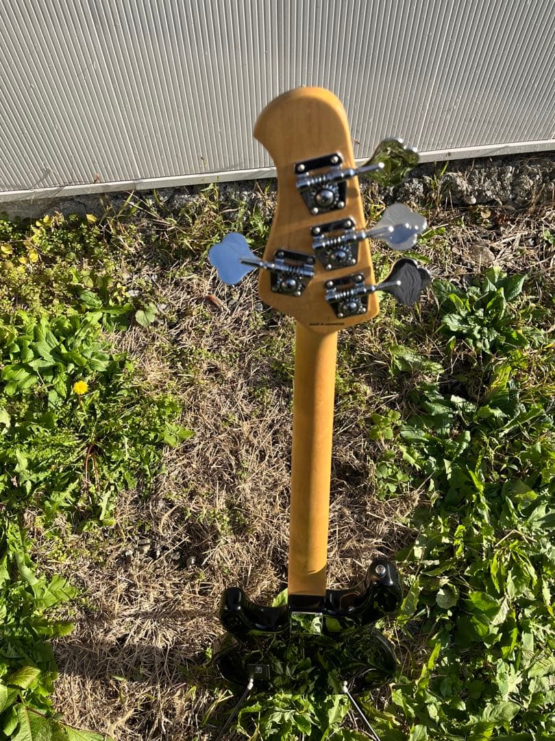 Sterling by Music Man SUB 4弦エレキベース