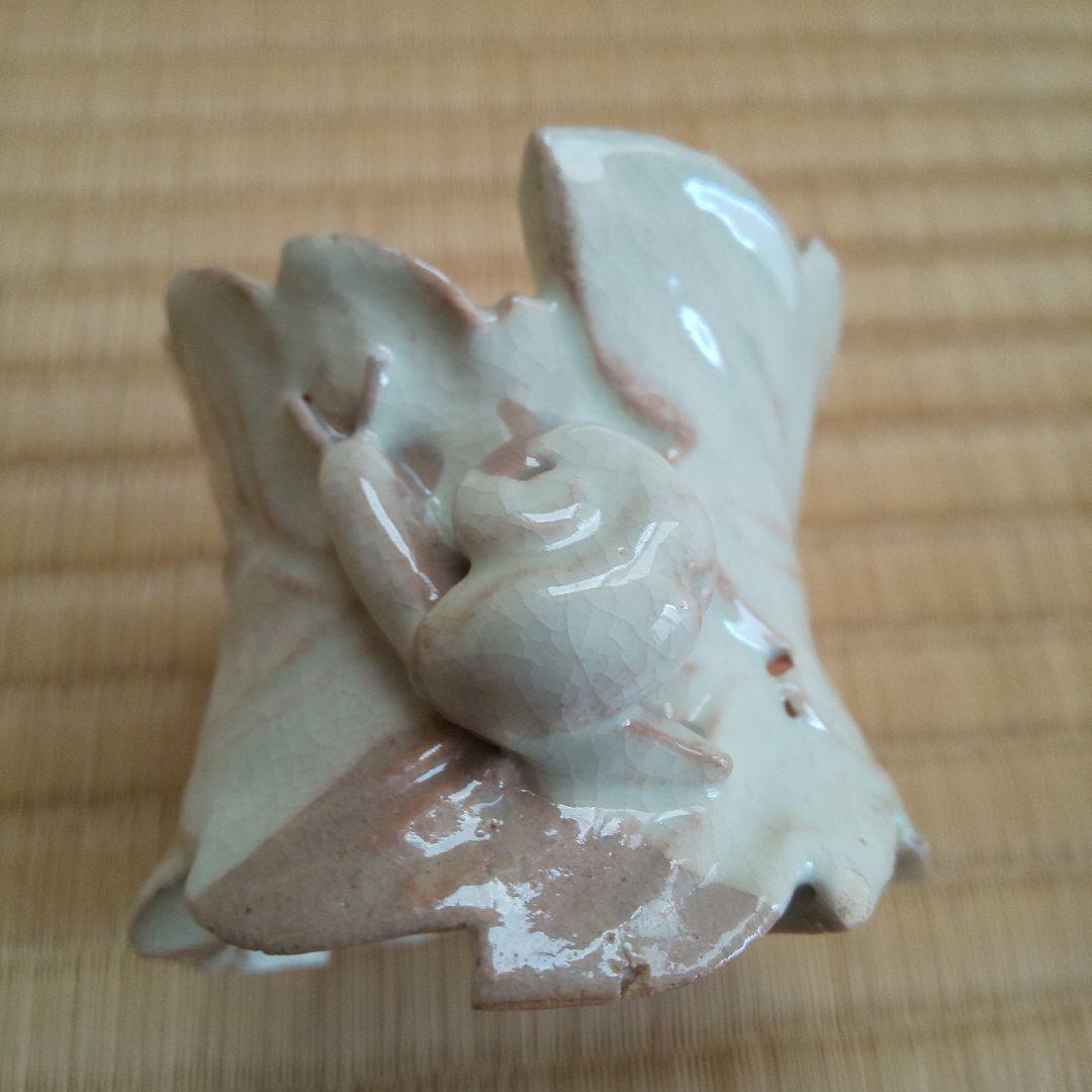 A 187 　　蓋置 三葉 かたつむり・朝日焼・豊斎作（共箱付き）