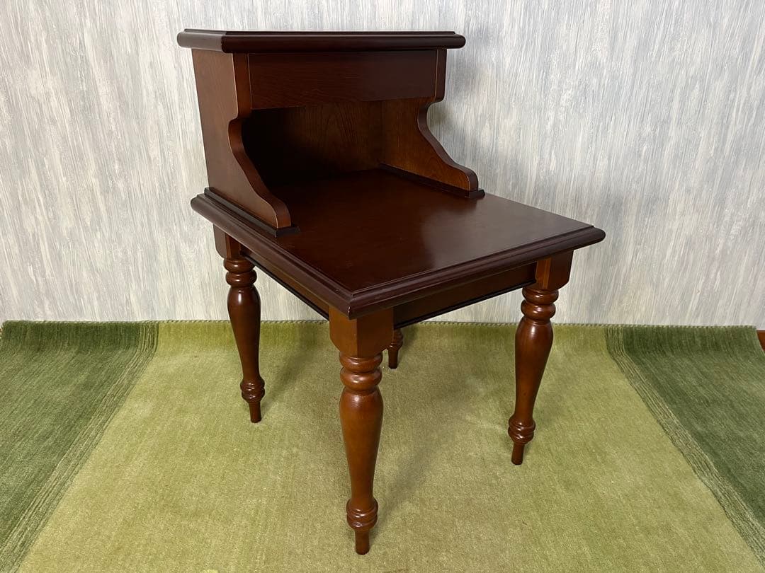 フランスベッド社製　ナイトテーブル